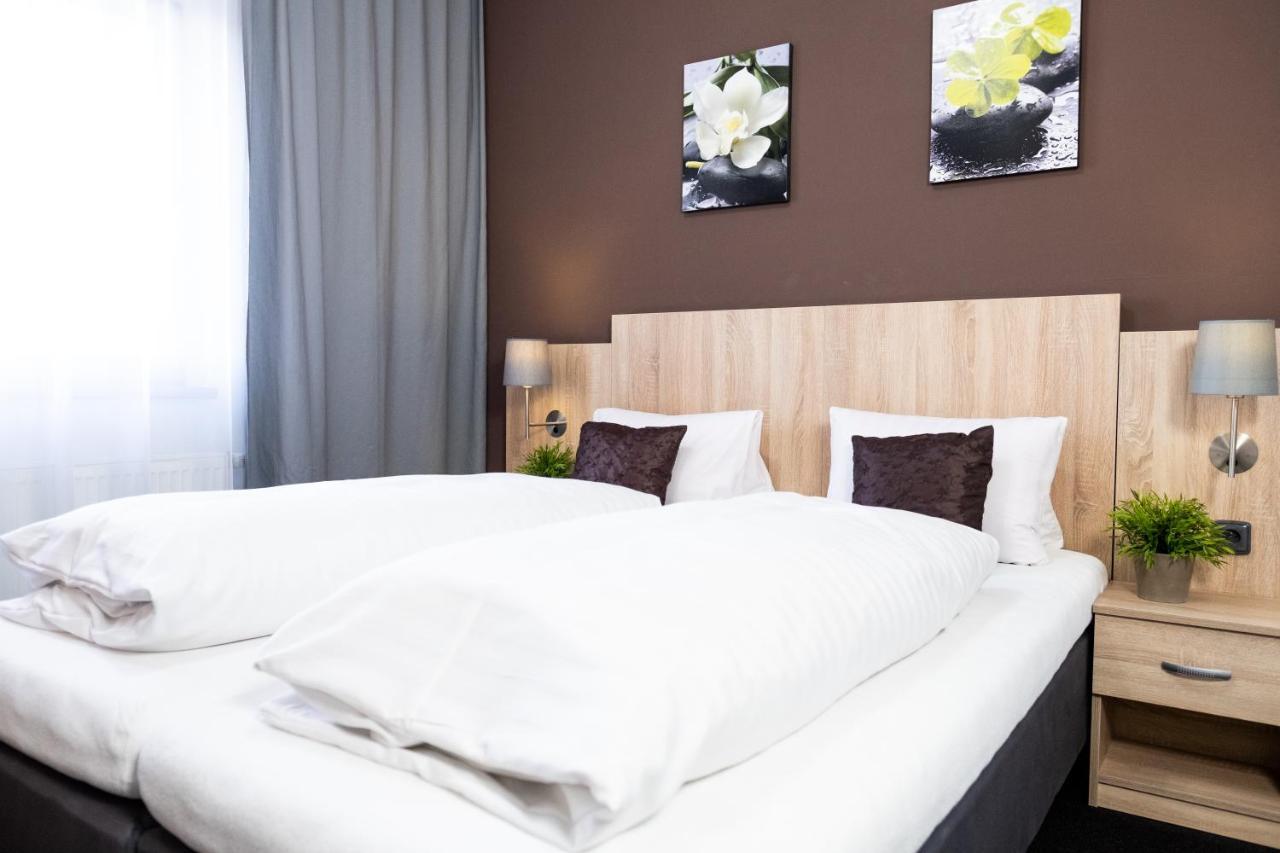 Restaurace A Penzion U Hasicu Klimkovice Ngoại thất bức ảnh