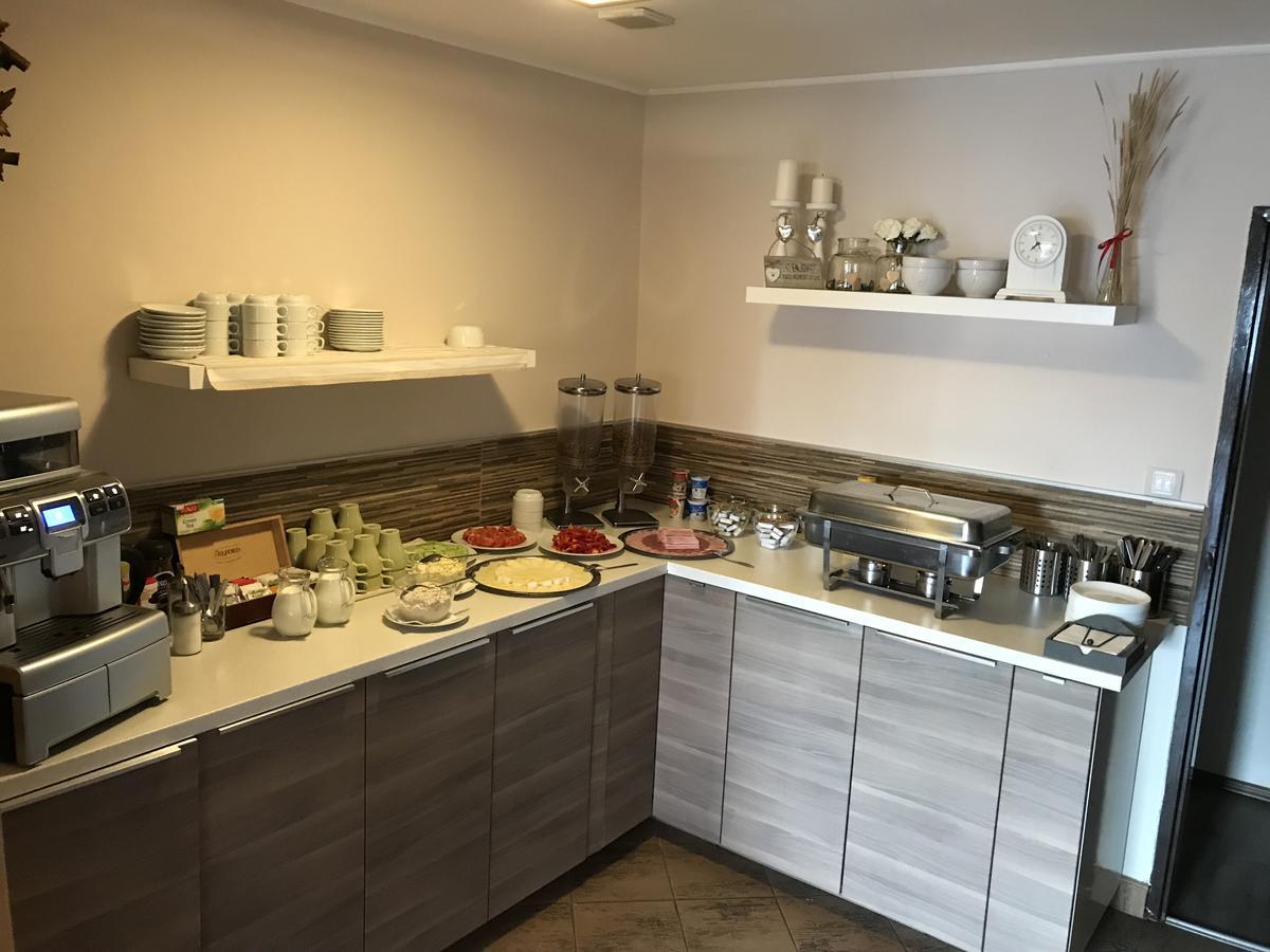 Restaurace A Penzion U Hasicu Klimkovice Ngoại thất bức ảnh